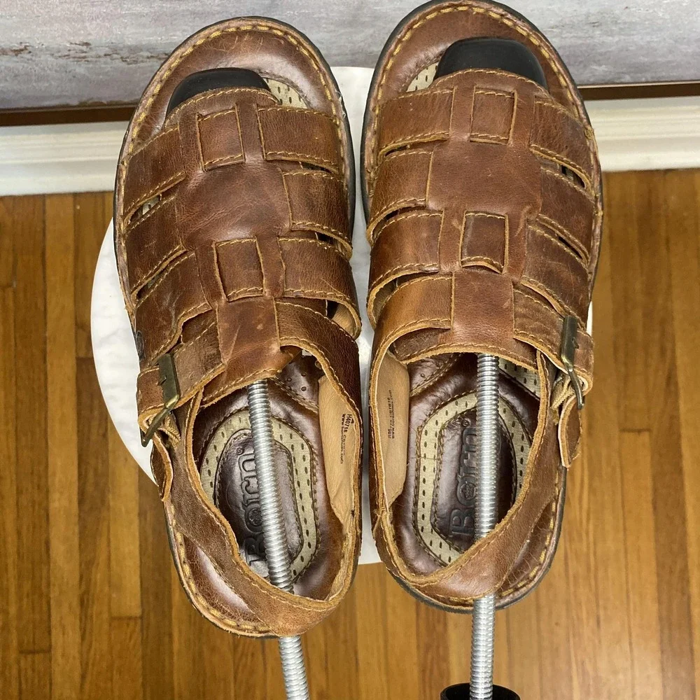 Born Sandals Mens Size 9 Brown Leather Fisherman Buckle Comfort Slip On H40716